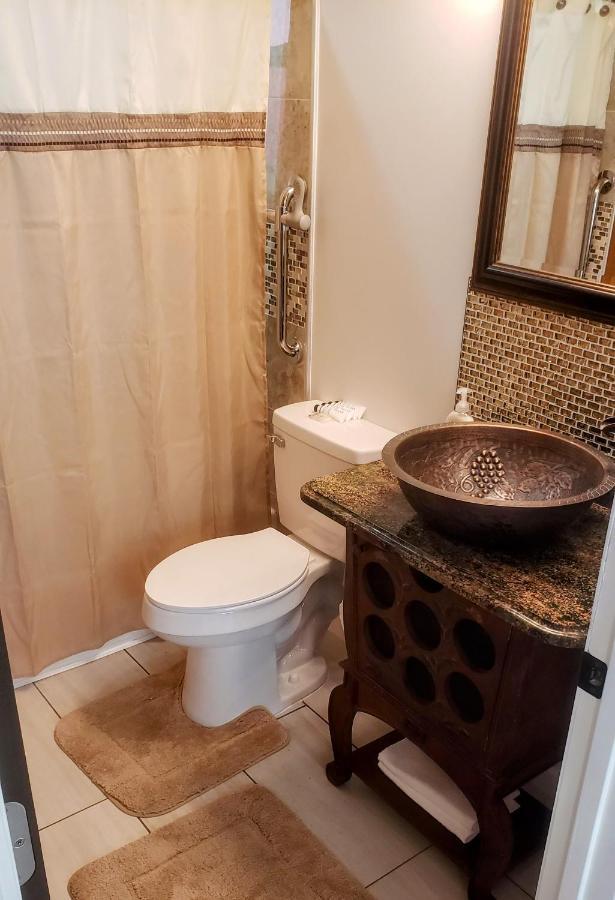 Stylish Suite Tampa Minutes To Hard Rock Casino Mango Екстер'єр фото